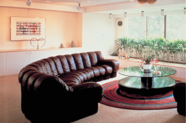 スネークソファ