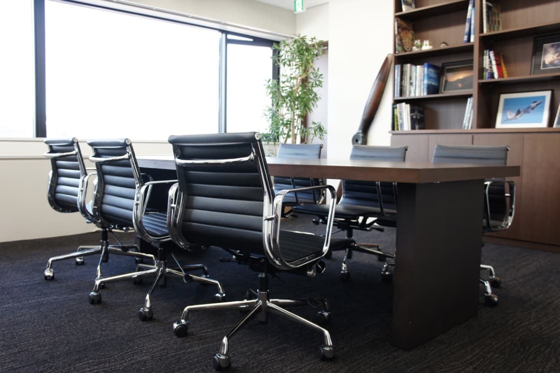 アルミナムチェア