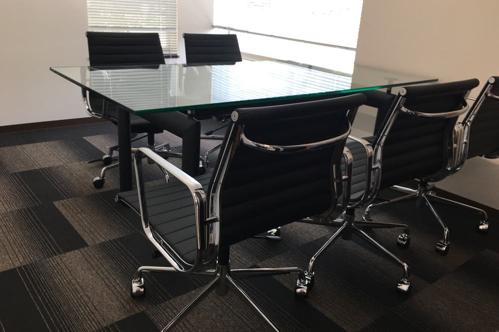 アルミナムチェア