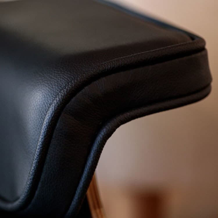 イームズラウンジチェア