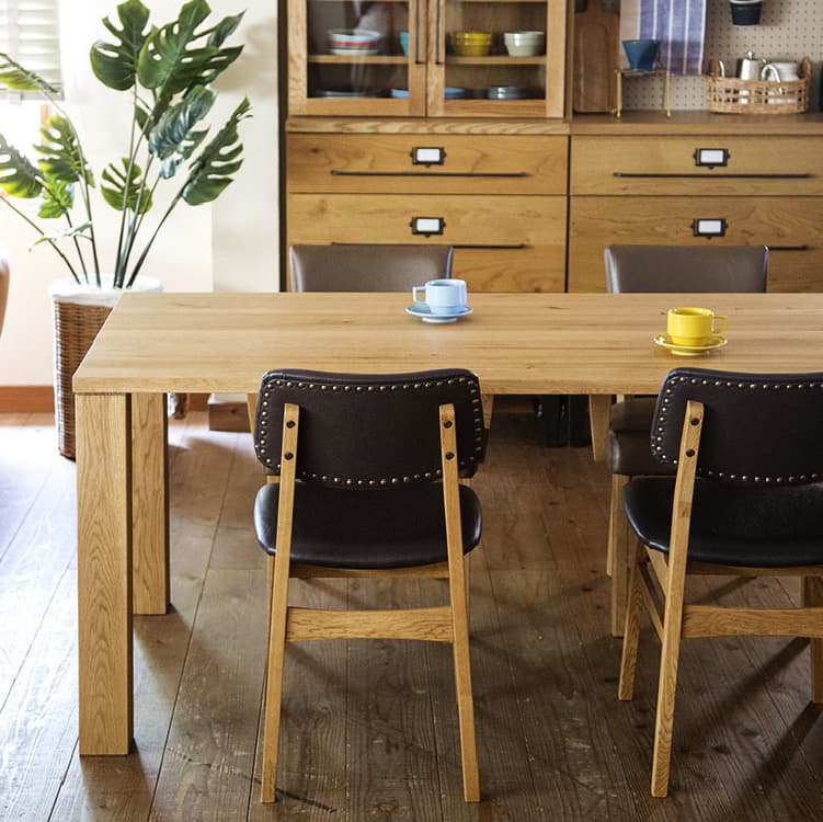 デンダイニングテーブル