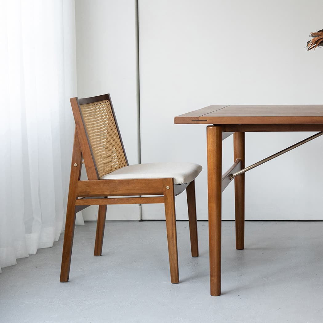 スケイブダイニングテーブル