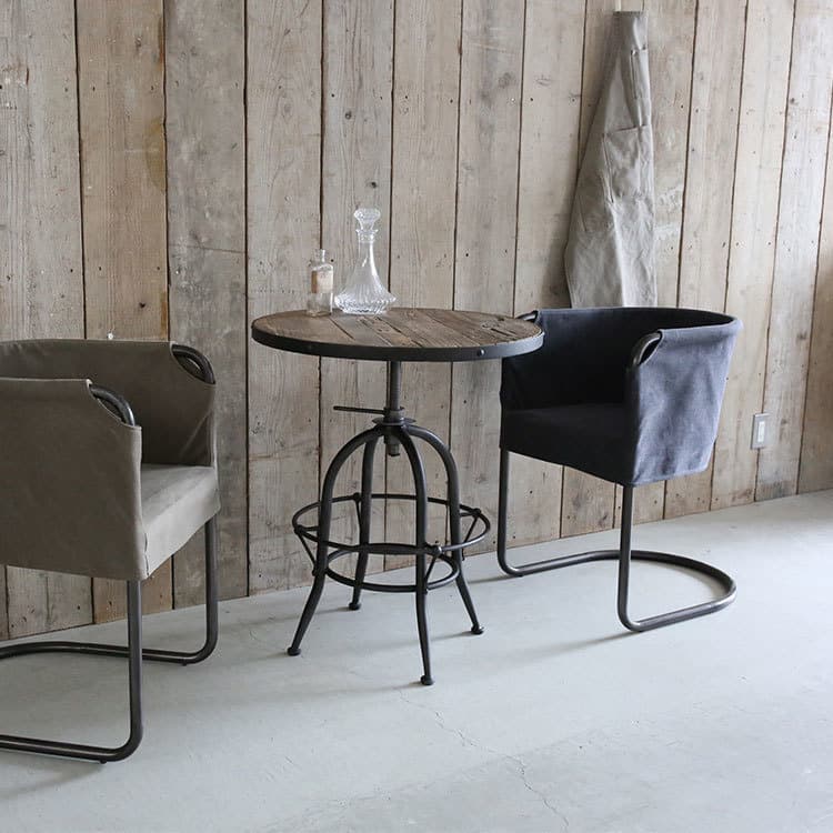 バッカスラウンドテーブル