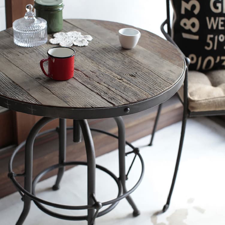 バッカスラウンドテーブル