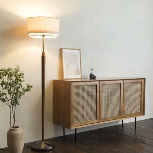 スヴァンテフロアライト