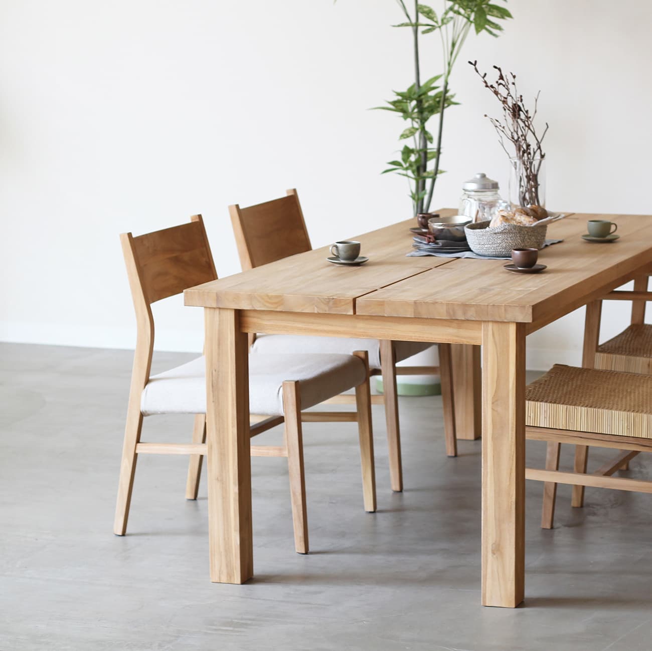 タスカーダイニングテーブル